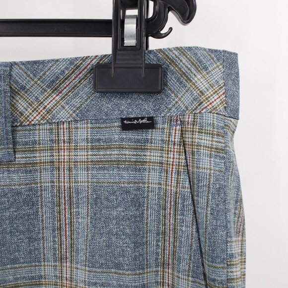 Travis Mathew Shorts Men's 34 11" Tech chino Flat Front Performance plaid Golf - Picture 2 of 8